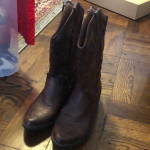 Cute kids cow boy boots. Size 3